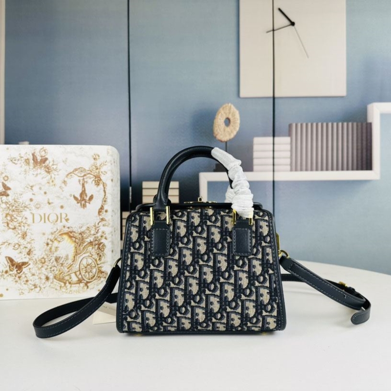 D*or top handle bags
